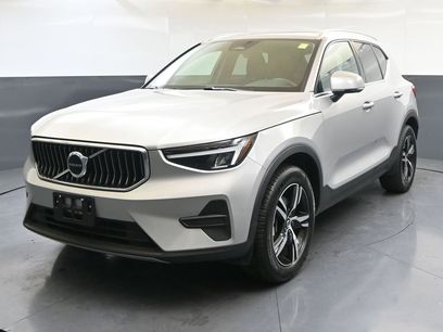 Used 2025 Volvo XC40 B5 Core