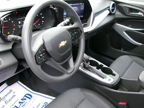 Used 2026 Chevrolet Trax LS w/ Driver Confidence Package image 12