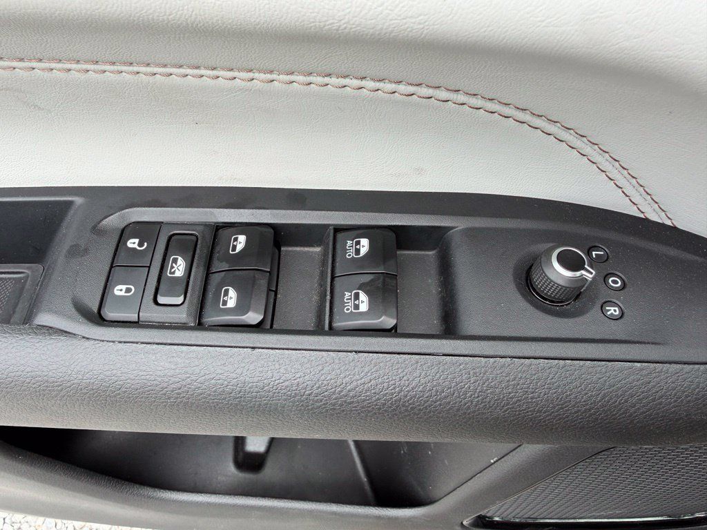 Used 2025 Jeep Compass Limited AWD/4WD image 14