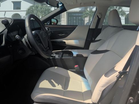 Certified 2024 Lexus ES 350 w/ Premium Package FWD image 11
