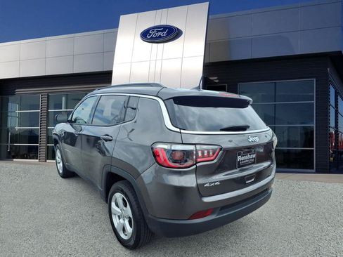 Used 2021 Jeep Compass Latitude AWD/4WD image 3