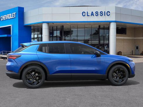 New 2026 Chevrolet Equinox EV LT image 5