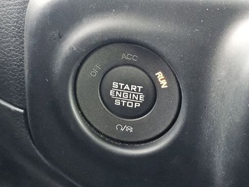Used 2023 Jeep Gladiator Sport AWD/4WD image 15