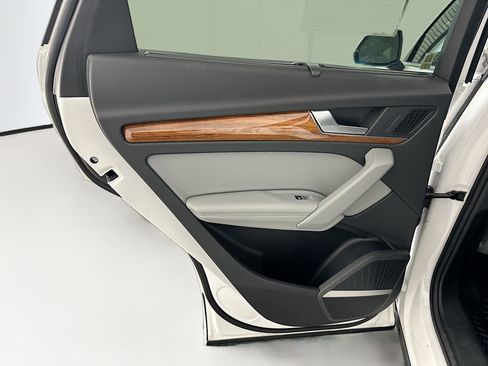 Used 2023 Audi Q5 2.0T Premium Plus w/ Premium Plus Package image 28