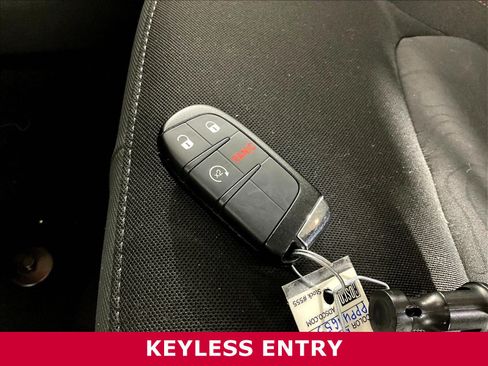 Used 2023 Jeep Renegade Trailhawk AWD/4WD image 31