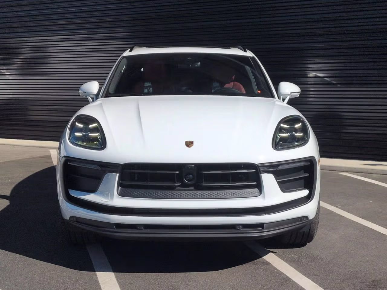 Certified 2026 Porsche Macan AWD/4WD image 8