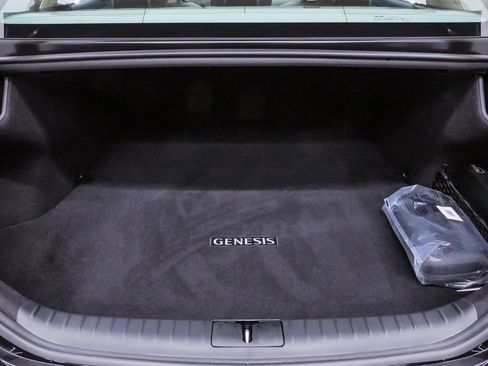 Certified 2026 Genesis G70 2.5T Prestige RWD image 25