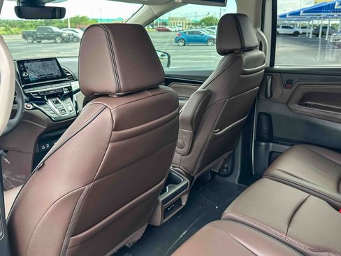 New 2026 Honda Odyssey Touring image 15