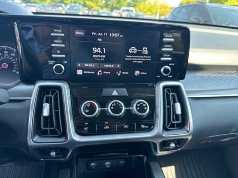 Used 2022 Kia Sorento LX FWD image 10