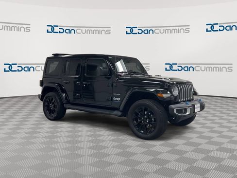 Used 2023 Jeep Wrangler Unlimited Sahara w/ Cold Weather Group AWD/4WD image 2