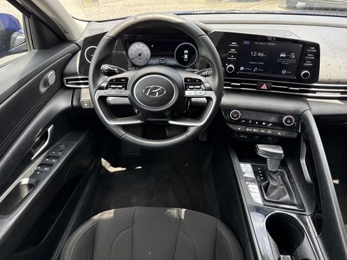 Used 2022 Hyundai Elantra SEL w/ Convenience Package FWD image 14