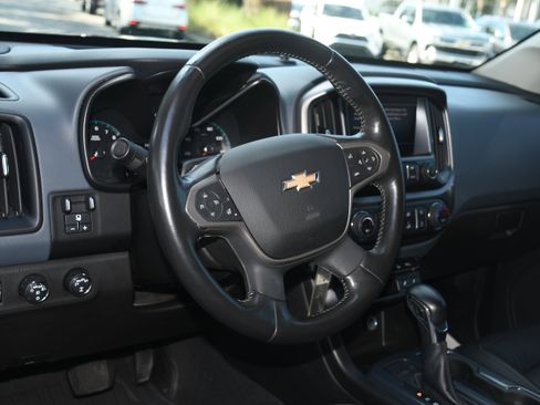 Used 2022 Chevrolet Colorado Z71 w/ Z71 Midnight Edition image 8