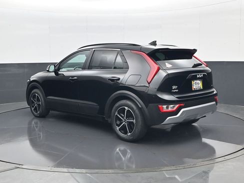 Used 2023 Kia Niro EX FWD image 7