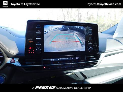 Used 2023 Toyota Sienna XSE image 11