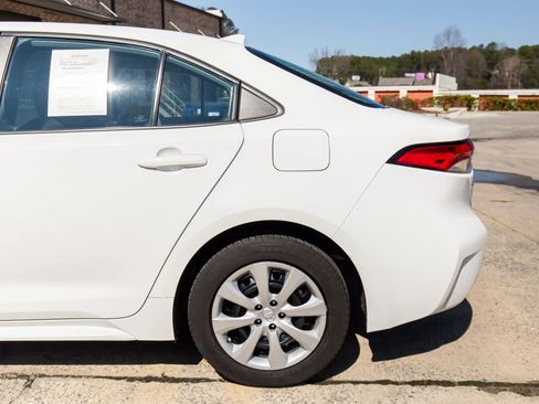 Used 2022 Toyota Corolla LE image 5