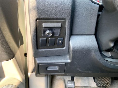 Used 2013 Nissan Rogue S FWD image 31