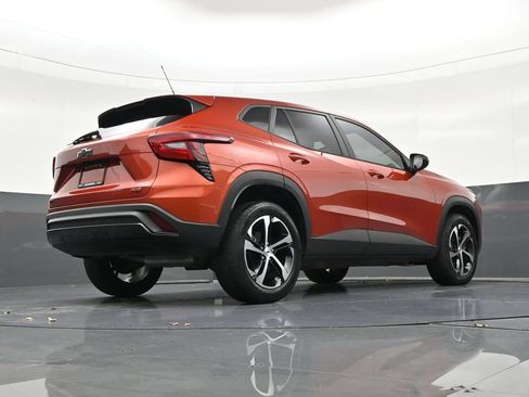 Used 2024 Chevrolet Trax RS w/ Driver Confidence Package image 32