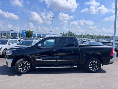 Used 2025 RAM 1500 Laramie AWD/4WD image 11