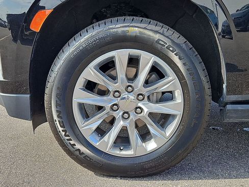Used 2021 Chevrolet Tahoe Premier w/ Premium Package AWD/4WD image 40