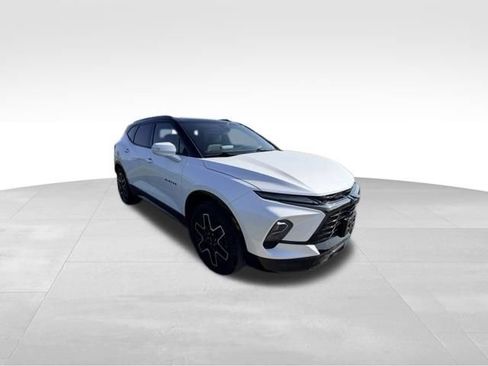 Certified 2023 Chevrolet Blazer RS w/ Driver Confidence II Package AWD/4WD image 4