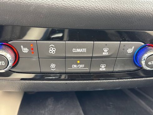 Used 2024 Buick Enclave Essence w/ Experience Buick Package image 27