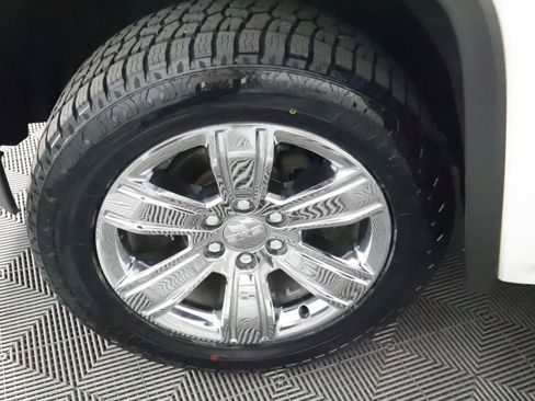 Used 2018 GMC Sierra 1500 SLT w/ Enhanced Driver Alert Package image 38