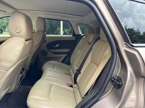 Used 2016 Land Rover Range Rover Evoque SE image 10