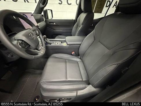 Used 2026 Lexus GX 550 w/ Accessory Package (2T) AWD/4WD image 28