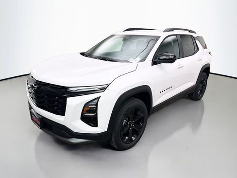 New 2026 Chevrolet Equinox LT image 3