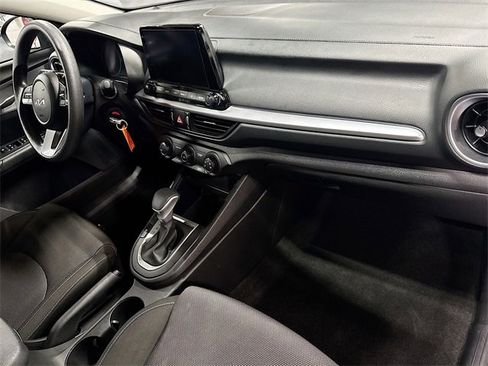 Used 2023 Kia Forte LXS image 27