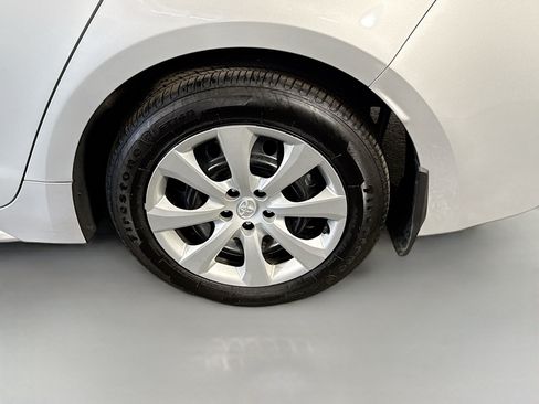 Used 2025 Toyota Corolla LE FWD image 36