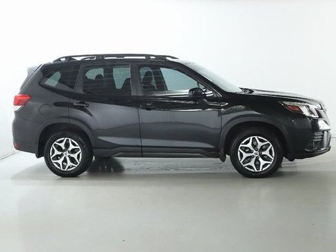 Certified 2023 Subaru Forester Premium AWD/4WD image 11