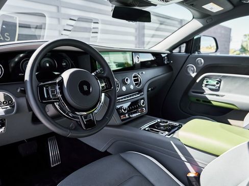 Used 2024 Rolls-Royce Spectre w/ Spectre Launch Package AWD/4WD image 2
