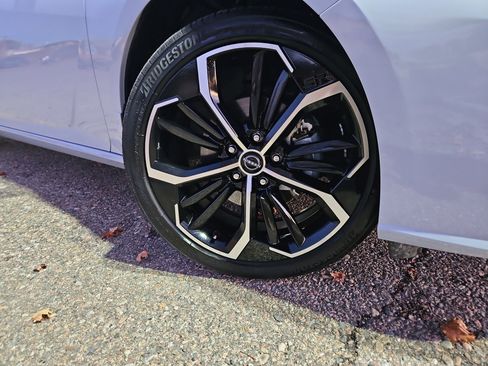 Used 2024 Nissan Altima 2.5 SR w/ SR Premium Package image 20