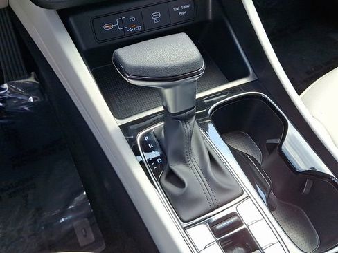 Used 2025 Hyundai Tucson SE image 18