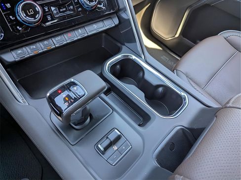 New 2026 GMC Sierra 1500 Denali w/ Denali Reserve Package image 10