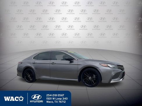 Used 2021 Toyota Camry XSE image 19