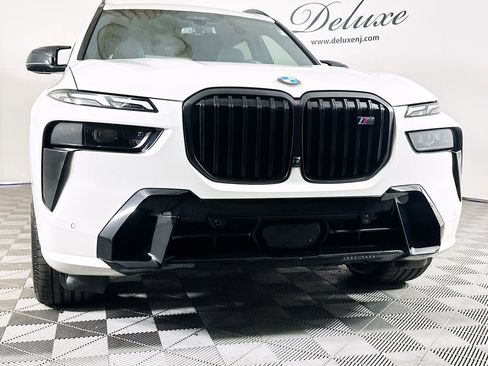 Used 2025 BMW X7 M60i AWD/4WD image 33