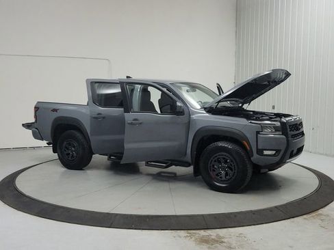 Used 2025 Nissan Frontier PRO-4X AWD/4WD image 9