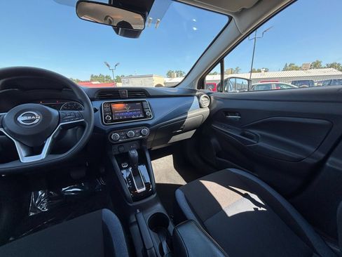 Used 2025 Nissan Versa SV FWD image 33