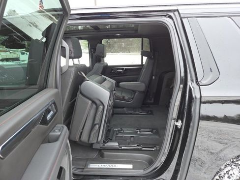 Used 2025 Chevrolet Suburban RST image 47