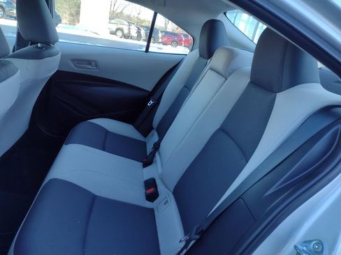 Used 2025 Toyota Corolla LE image 17