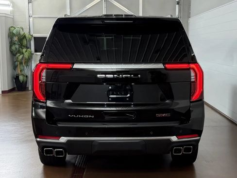 Used 2026 GMC Yukon XL Denali w/ Sun & Power Step Package AWD/4WD image 4