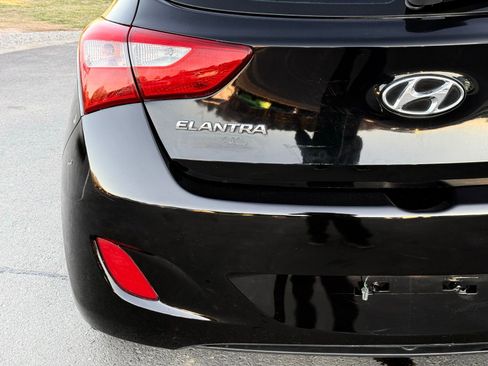 Used 2017 Hyundai Elantra GT image 9