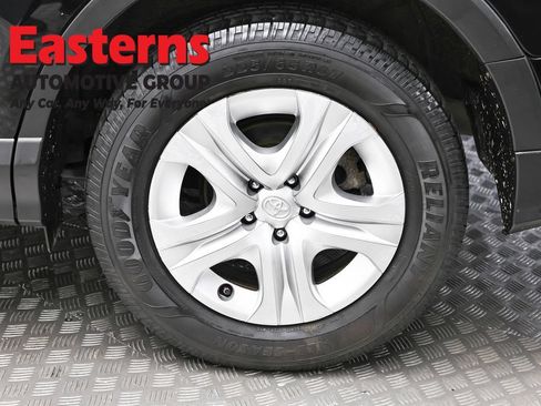 Used 2018 Toyota RAV4 LE w/ All Weather Liner Package FWD image 8