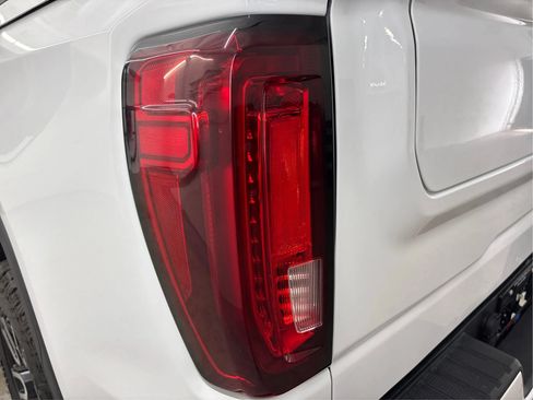 Used 2021 GMC Sierra 1500 AT4 AWD/4WD image 32