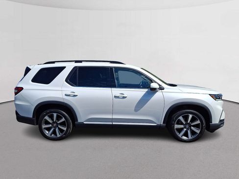 Certified 2023 Honda Pilot Touring image 12