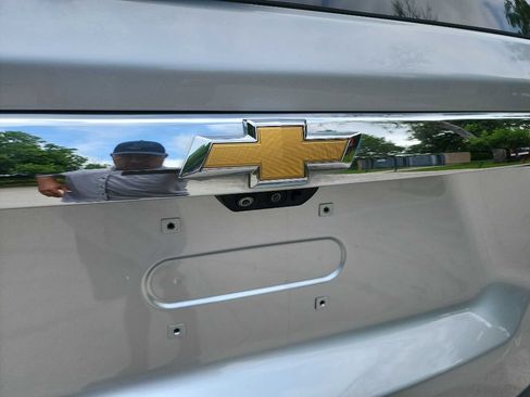 Used 2020 Chevrolet Traverse LT w/ LT Premium Package FWD image 8