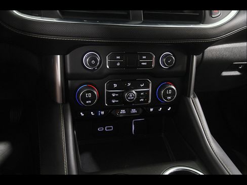 Used 2024 Chevrolet Tahoe Premier AWD/4WD image 15