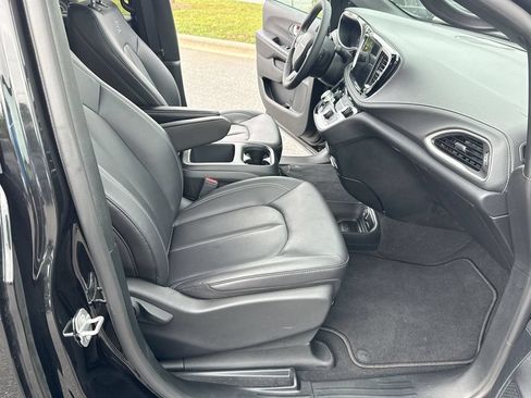 Used 2026 Chrysler Pacifica Select w/ S Appearance Package FWD image 26